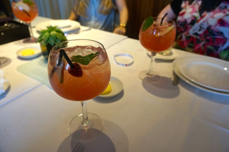 Caorunn GIn Fizz cocktail